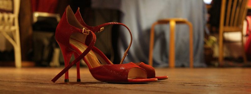 high-heeled-shoes-285661_1920